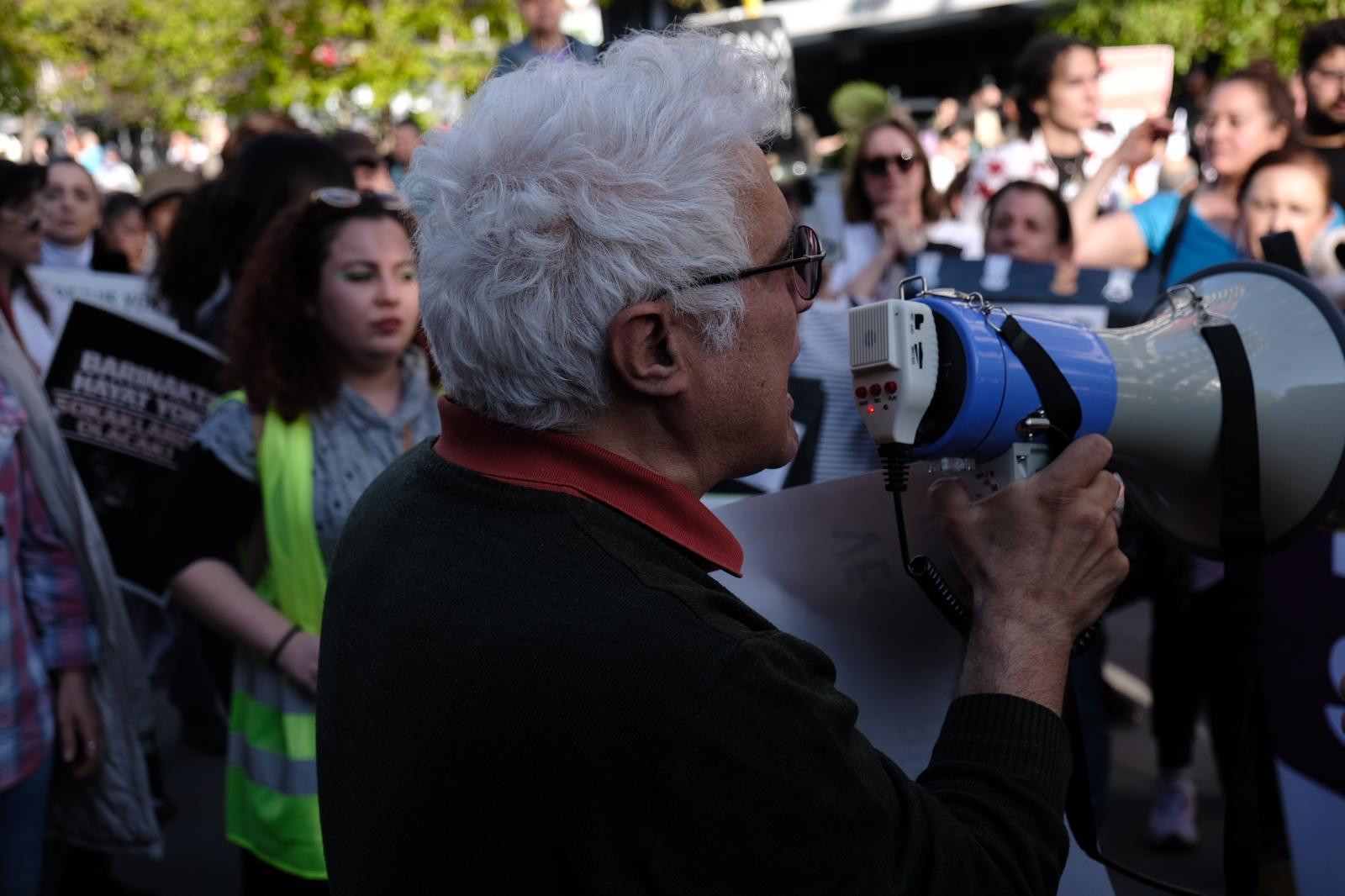 Hayvan hakları savunucuları Ankara’da yürüdü: “Katliam yasası çöpe atılsın!”