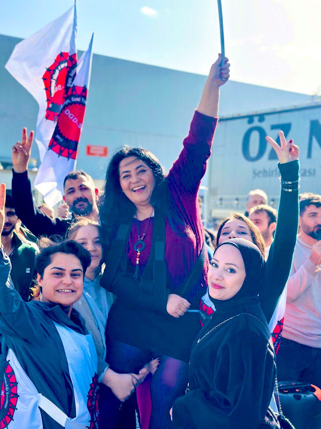 DGD-SEN: Rahat Oturamayanların Sendikası