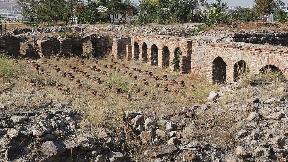 Ayışığında Agora: Bir Dünya Hamam