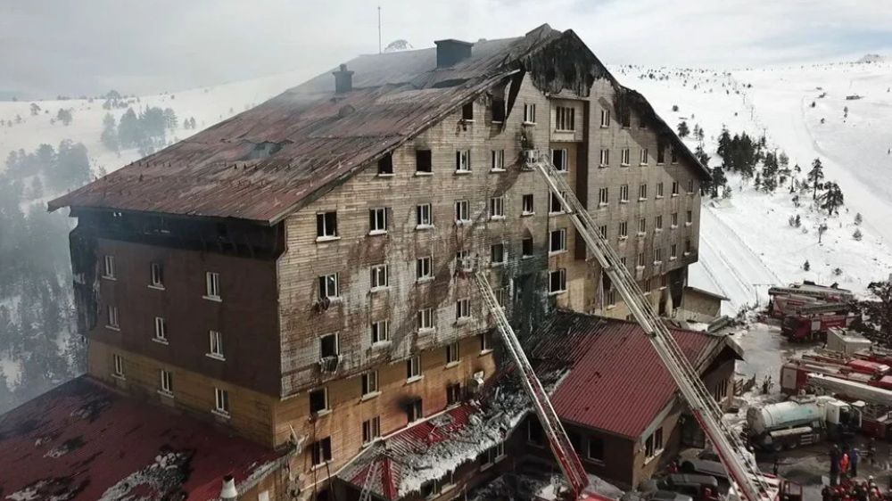 Depremin Sarstığı, Yangının Kül Ettiği Yıkılmaz Yapı