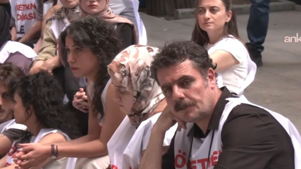 Öğretmenlerin Açlık Grevinden: “Korku yok, eve dönmek yok”