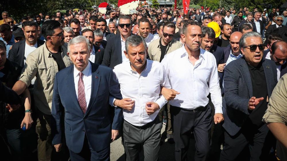 Saraydan Geliyorum